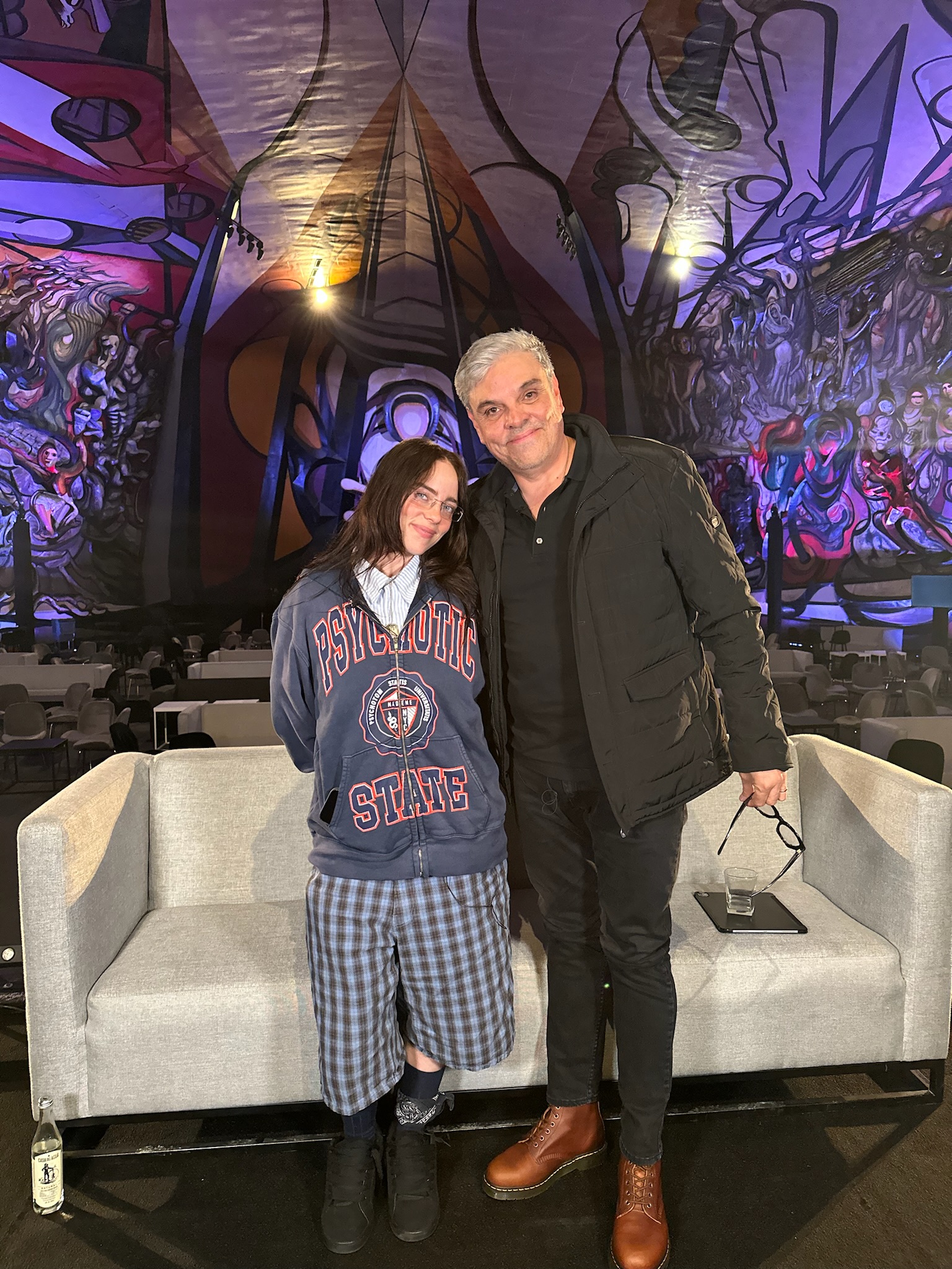 Jessie Cervantes con Billie Eilish