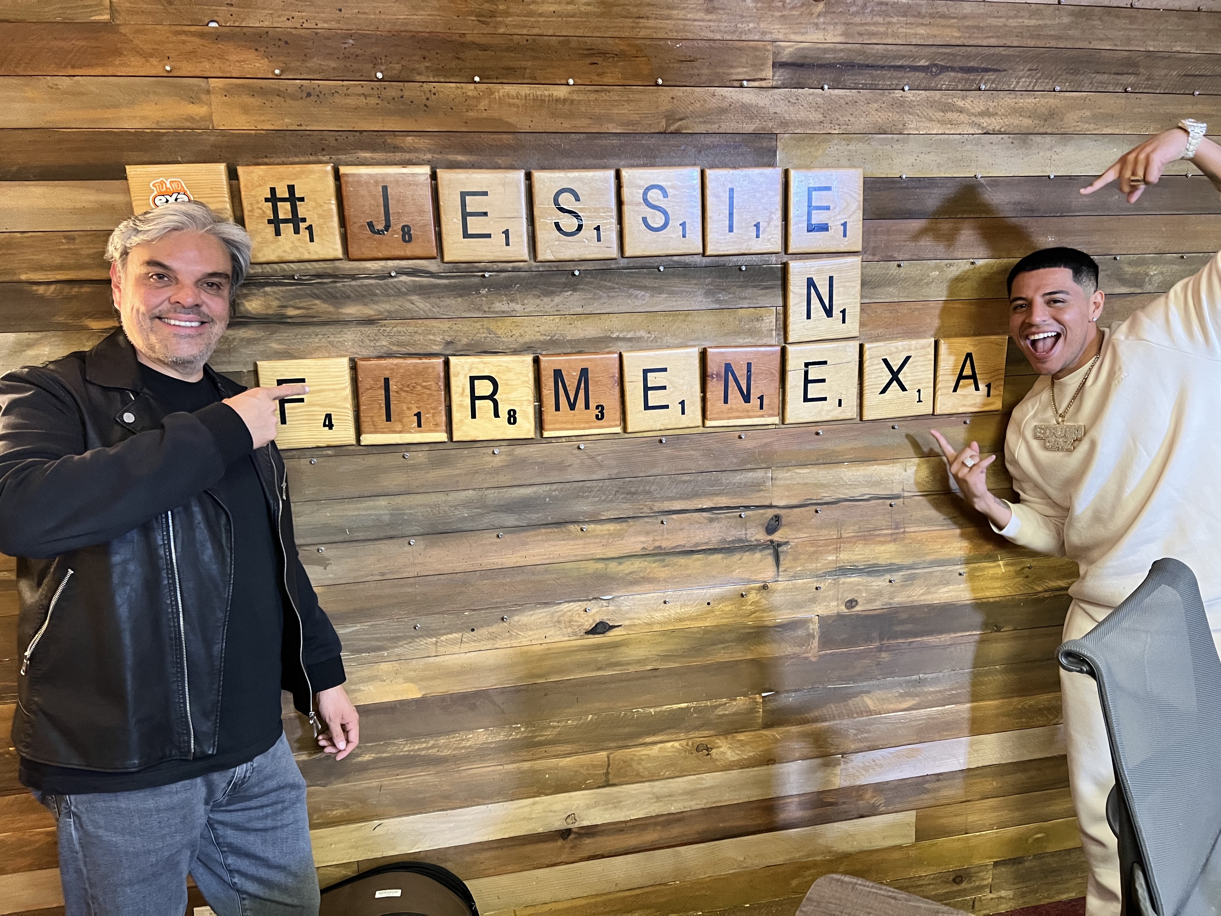 Jessie Cervantes con Grupo Firme - Eduin Caz