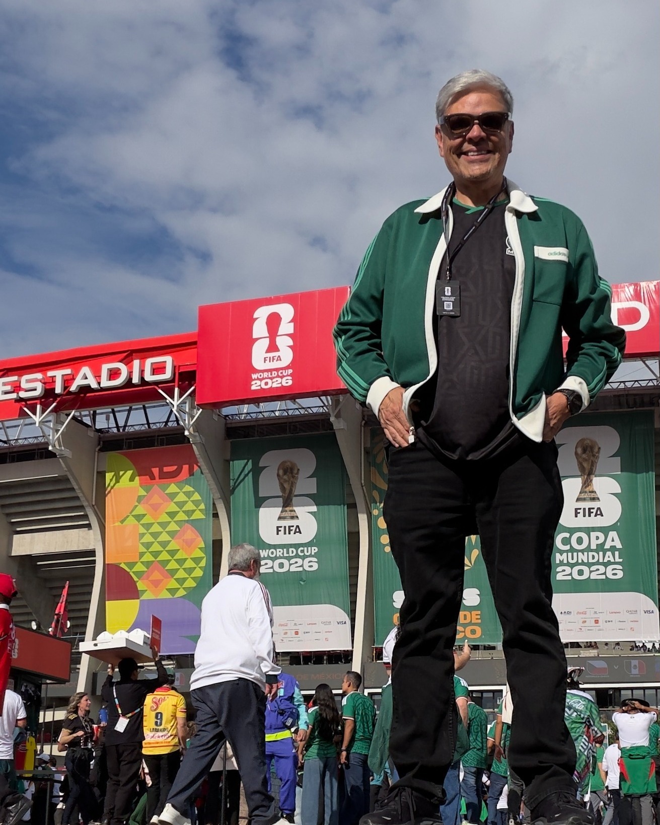 Jessie Cervantes afuera del estadio durante el Mundial 2026 en México