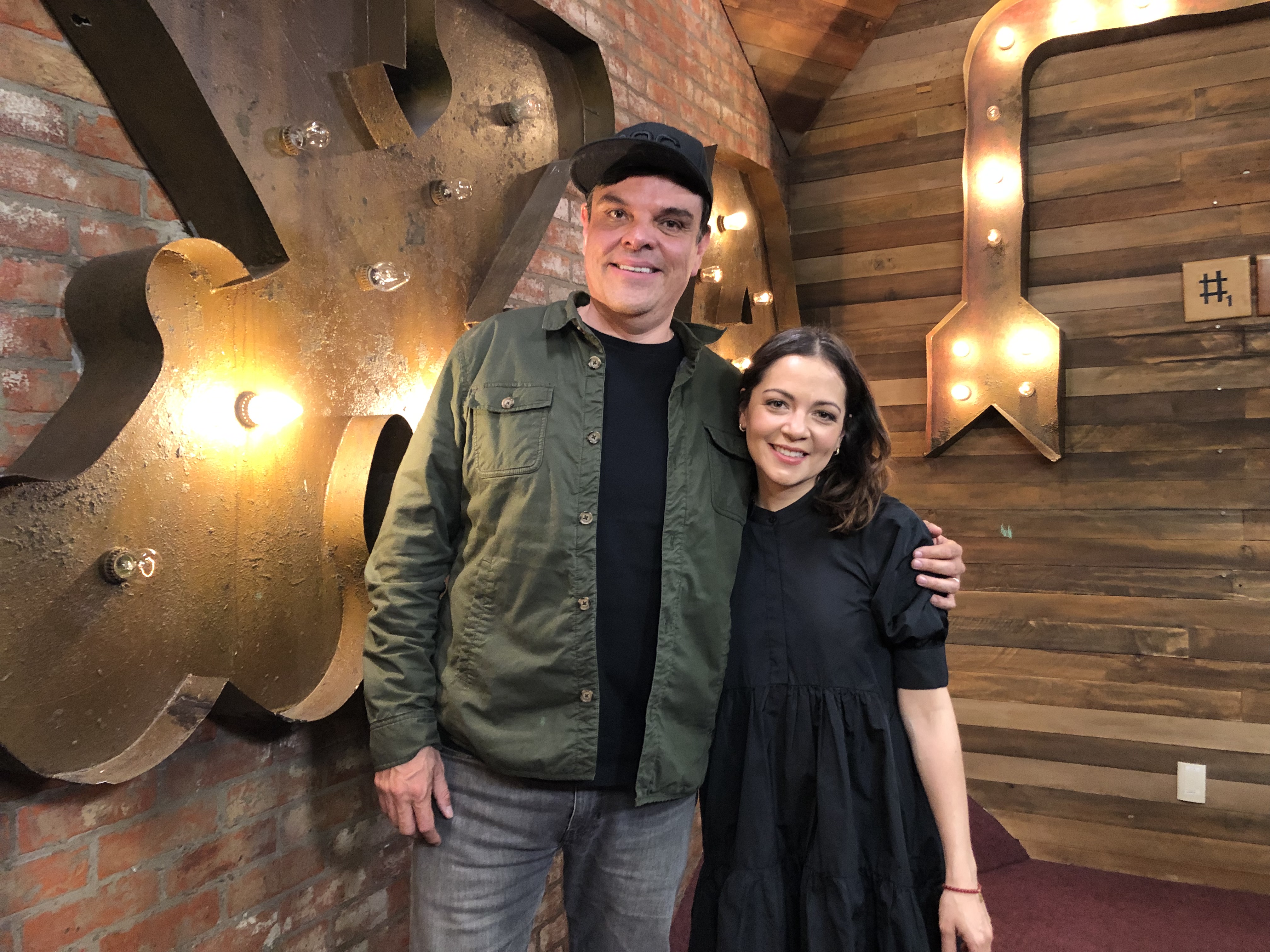 Jessie Cervantes con Natalia Lafourcade