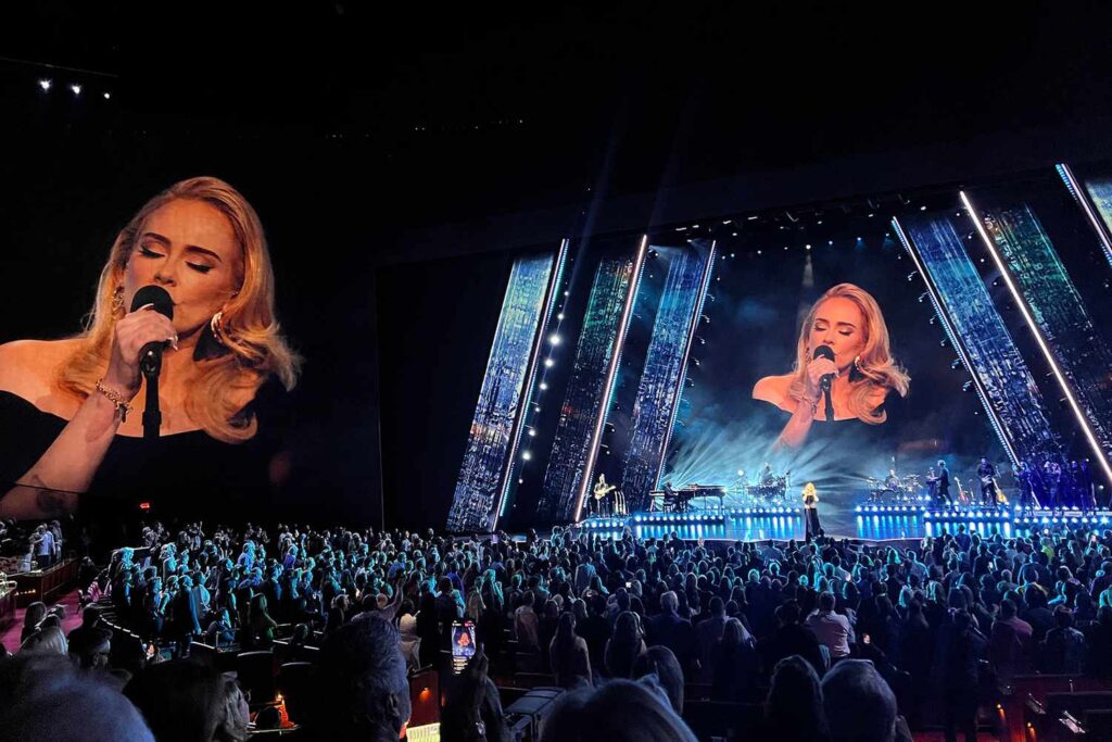 Adele detiene show en Las Vegas para defender a fan de miembro de seguridad