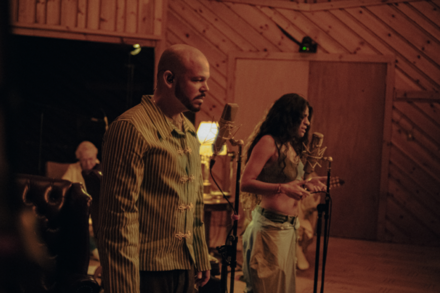 Residente lanza sesión en vivo de "El Encuentro" junto a Jessie Reyez
