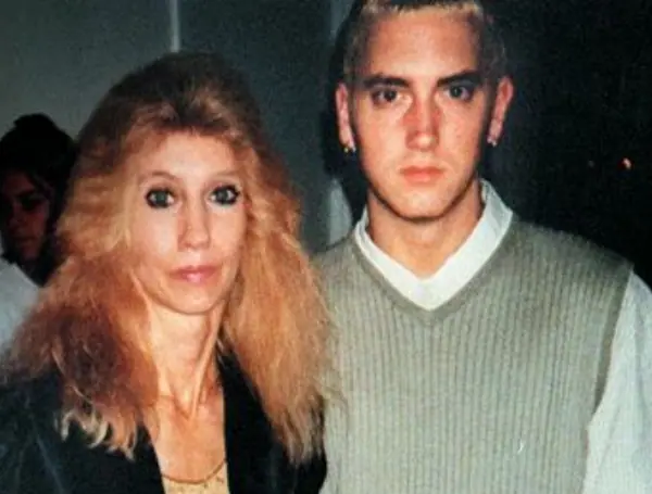 Falleció la madre de Eminem, Debbie Nelson