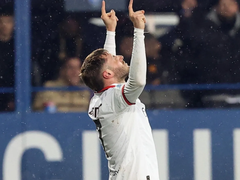 Santi Giménez marca su primer gol con el AC Milan