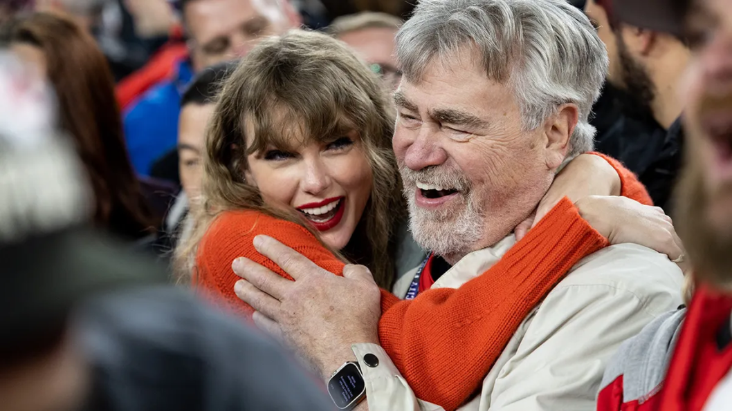 Revelan cuándo le propuso realmente matrimonio Travis Kelce a Taylor Swift