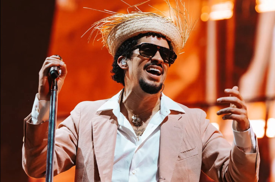 Bad Bunny, CA7RIEL & Paco Amoroso, KAROL G y más se unen a los actos del Latin GRAMMY 2025